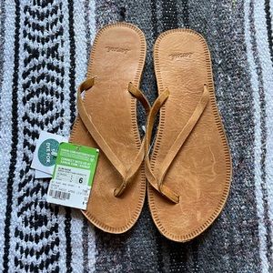 Sanuk slim sadie leather sandal - best flip flop ever - NWT - rich tan / tobacco